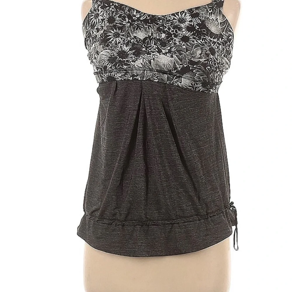 Lululemon Athletica size 10 active tank